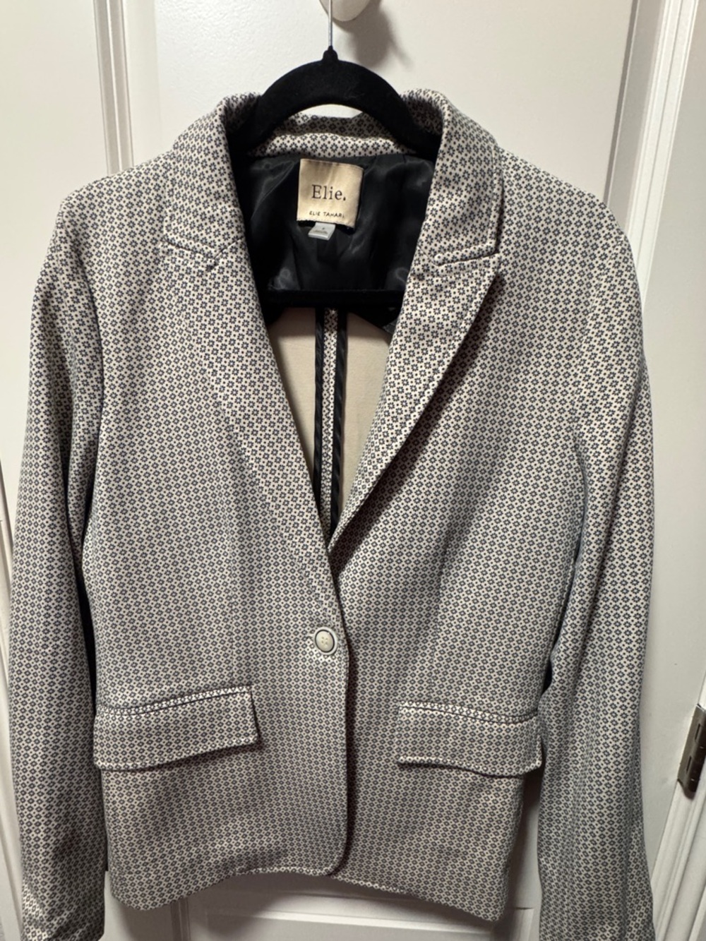 Elie Tahari Cream & Black Patterned Women's Blazer